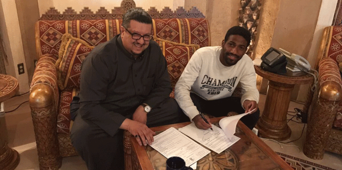 عوض خميس يعود لنادي النصر السعودي‎.. وهذا أول تعليق له بعد العودة (فيديو)