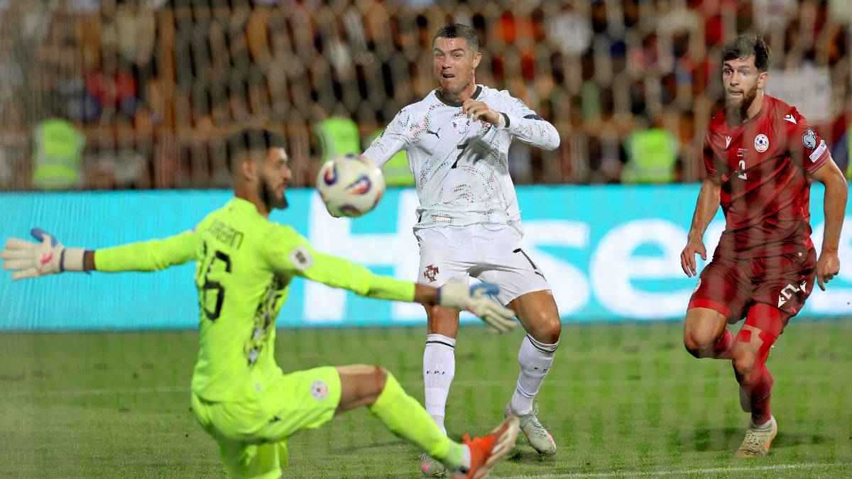 صراع بين الهلال والنصر.. من هو رجل مباراة البرتغال وأرمينيا؟