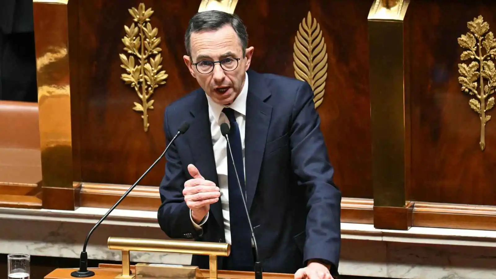 "شريك ثانوي" في الحكم.. اليمين الفرنسي يواجه اختبار التحالف والاستقطاب