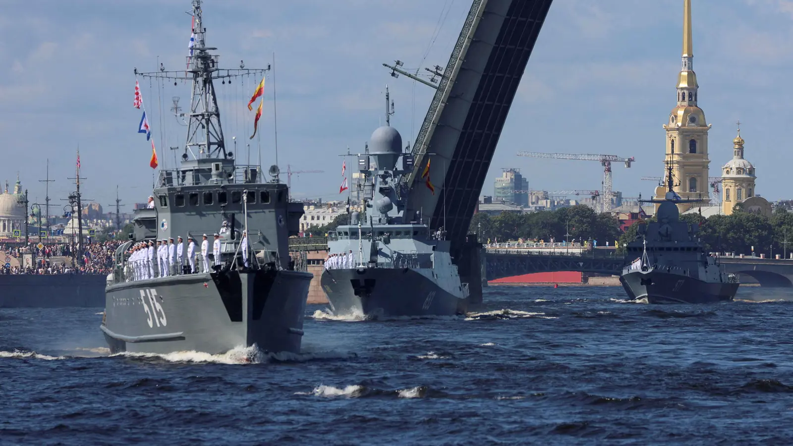 مناورات للبحرية الروسية في القنال الإنجليزية