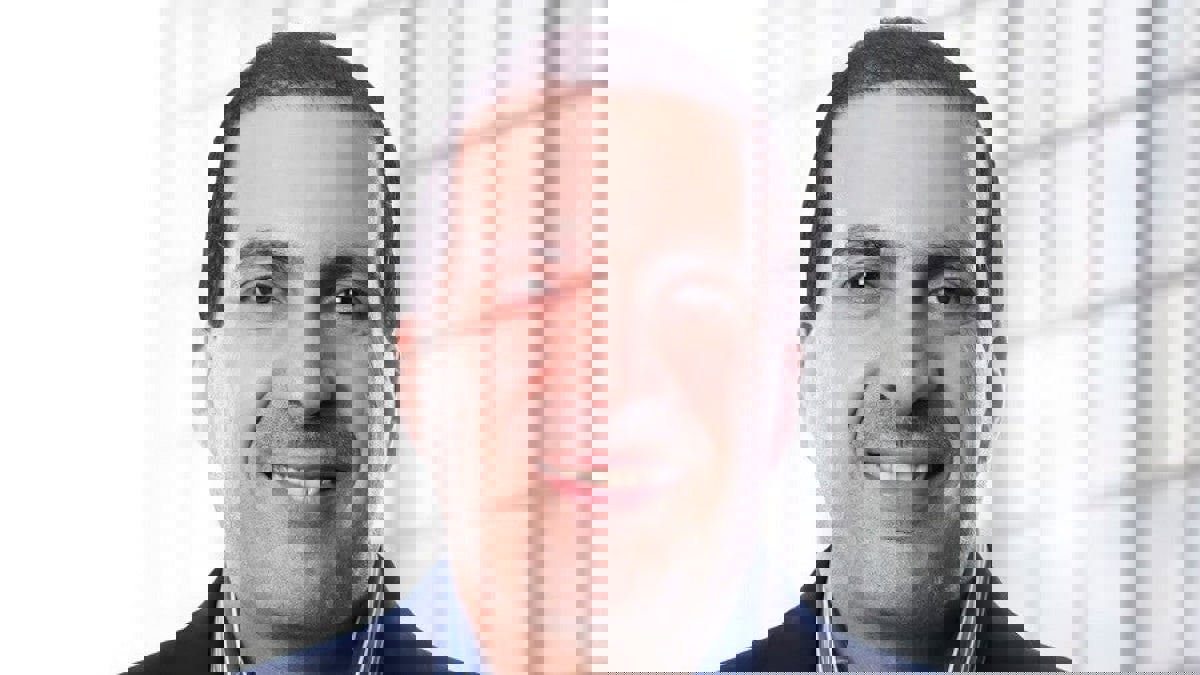 كويتيون يهاجمون الداعية المصري عمرو خالد بتهمة "إثارته للفتن وسب الصحابة"