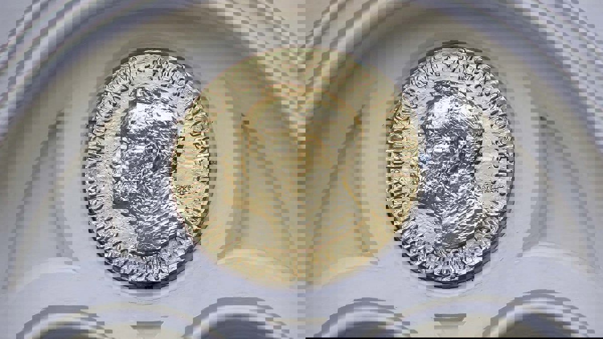 صحفيان روسي وفلبينية يفوزان بـ"نوبل للسلام"