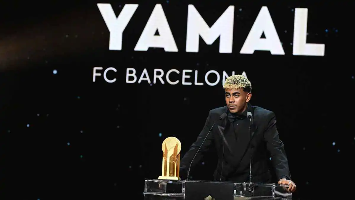 رسميًا: لامين يامال يحقق جائزة أفضل لاعب شاب (كوبا) 2025