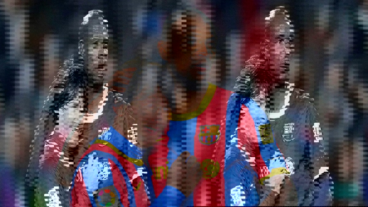 كيف كانت ردة فعل هجوم ميسي على أبيدال في غرفة خلع ملابس برشلونة؟