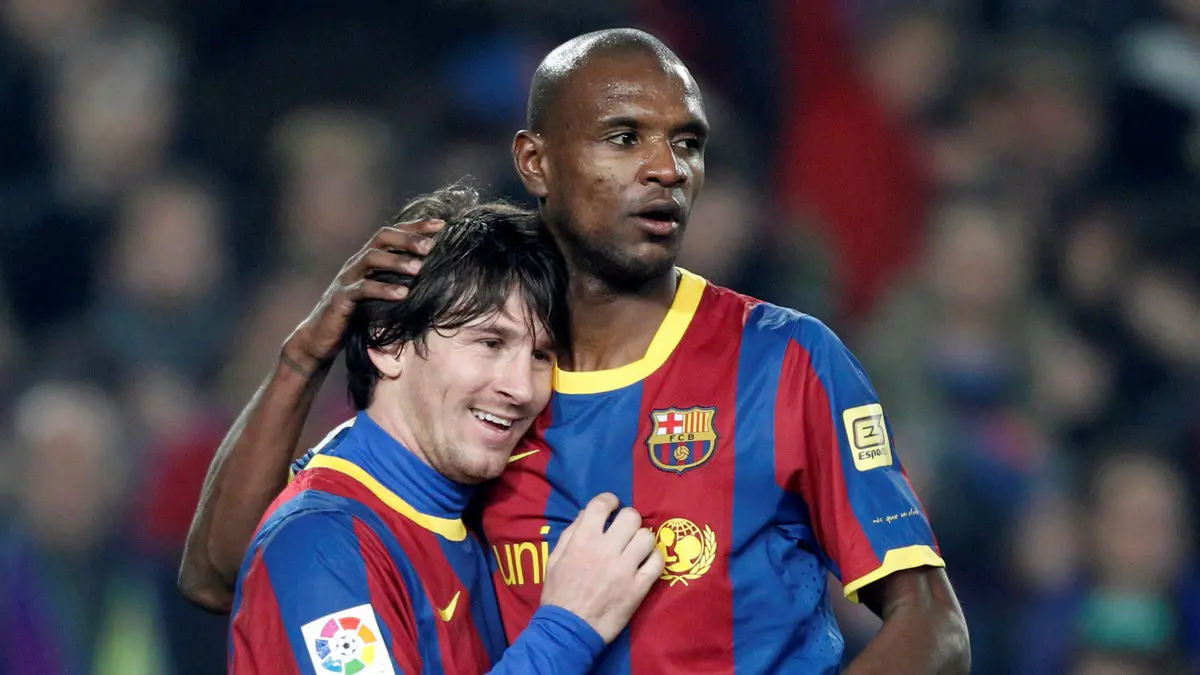 كيف كانت ردة فعل هجوم ميسي على أبيدال في غرفة خلع ملابس برشلونة؟