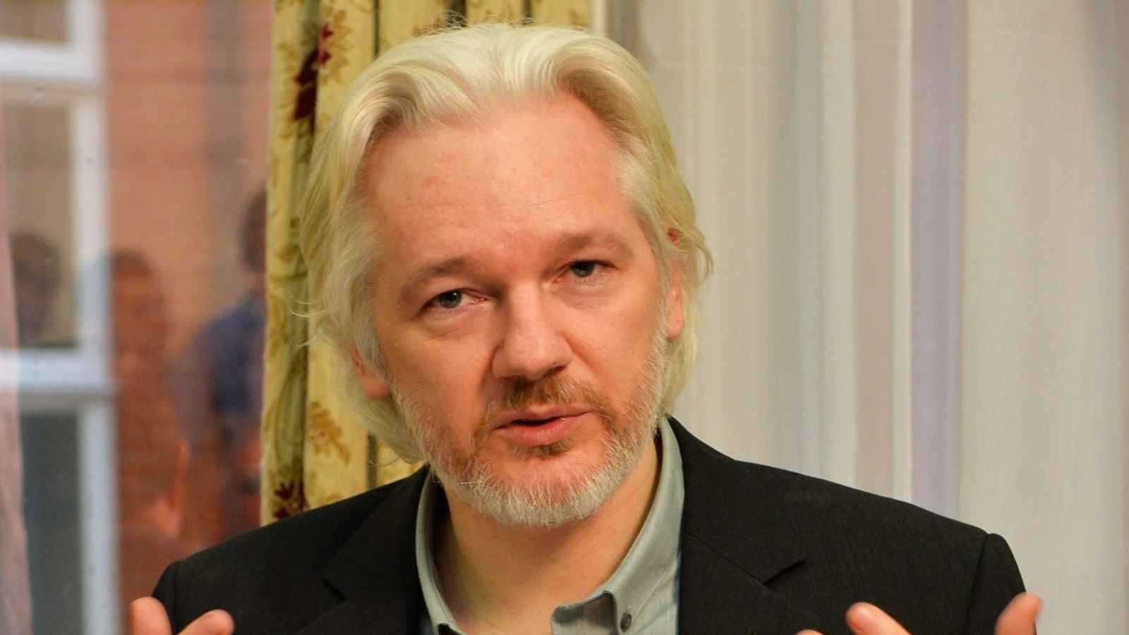 أسانج يطالب بسجن رئيس شركة أمنية 20 عامًا بتهمة التجسس عليه