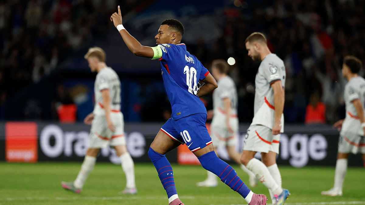 منتخب فرنسا يقتنص فوزاً ثميناً على حساب آيسلندا في تصفيات المونديال