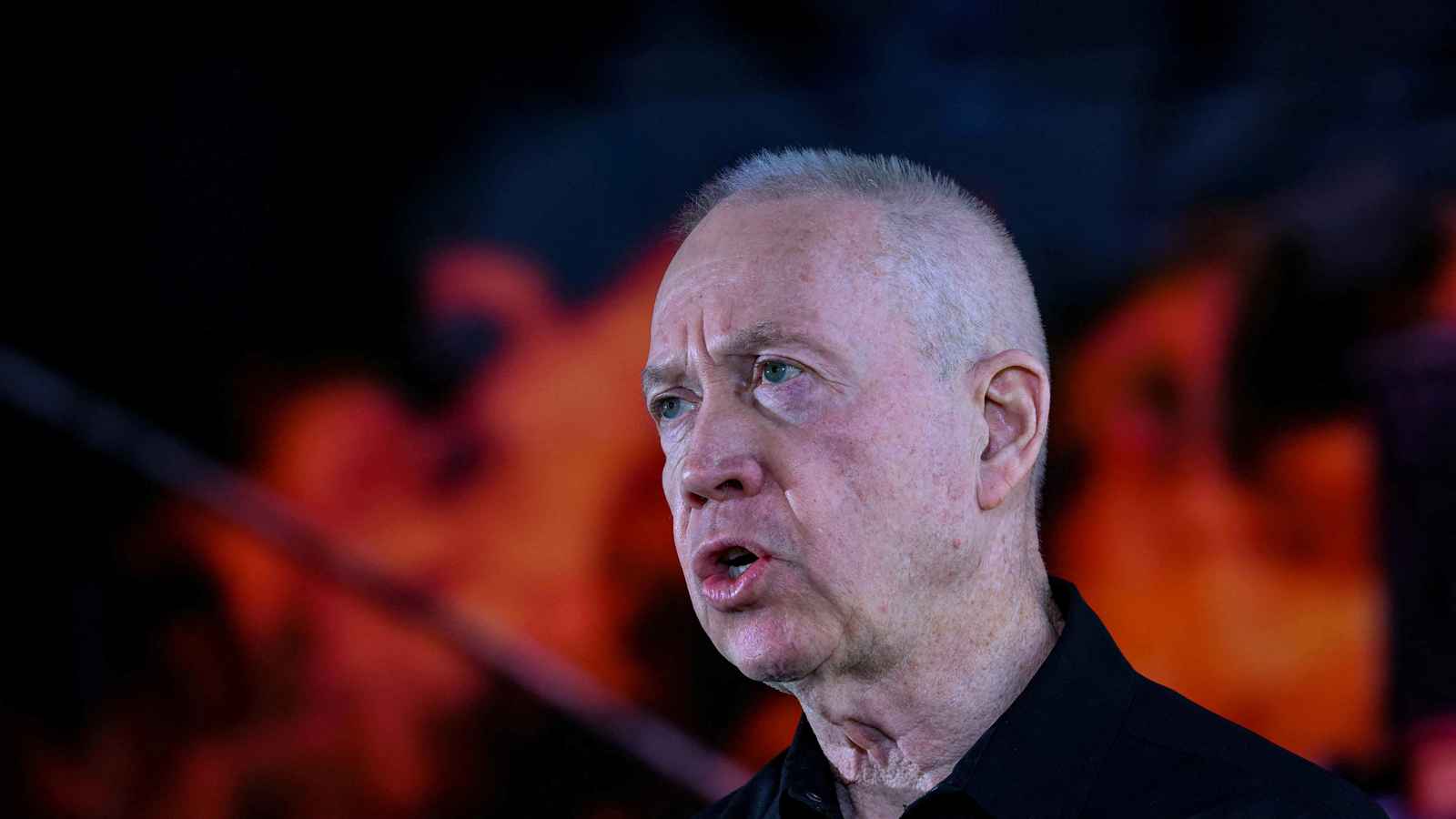 غالانت: إيران وحيدة وحماس وحزب الله في "وضع صعب"