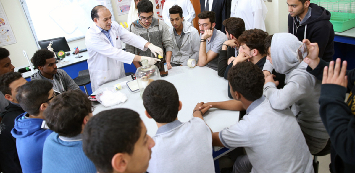 لماذا ألغت وزارة التربية في الإمارات فجأة مواد علوم الكمبيوتر ومهارات الحياة وإدارة الأعمال؟