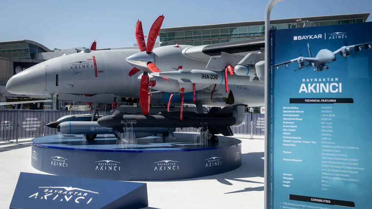 عقد بمئات الملايين.. ماذا تكشف صفقة طائرات "أكينجي" التركية مع مالي؟