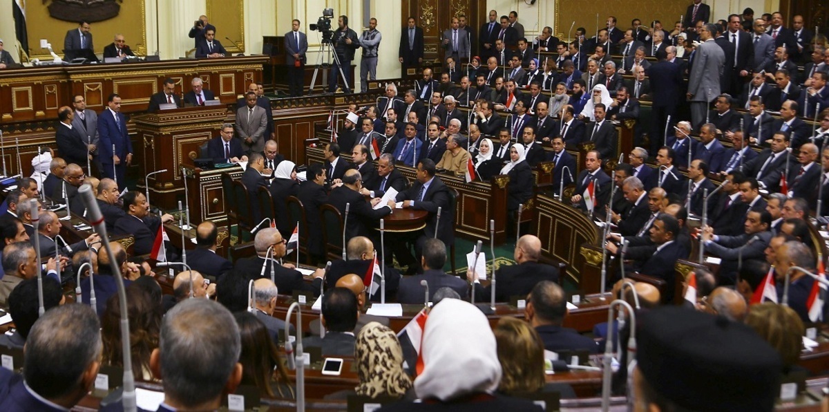 هل تتسبب أزمة الوقود في سحب الثقة من الحكومة المصرية؟