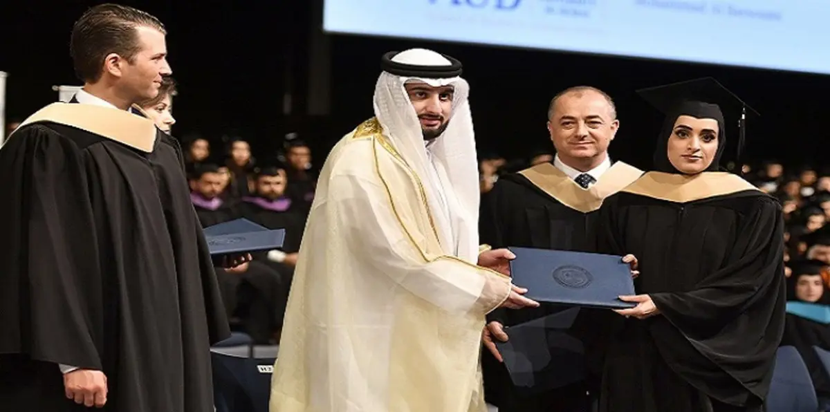 بالفيديو .. دونالد ترامب الإبن يشارك نجل محمد بن راشد حفل تخرج في دبي