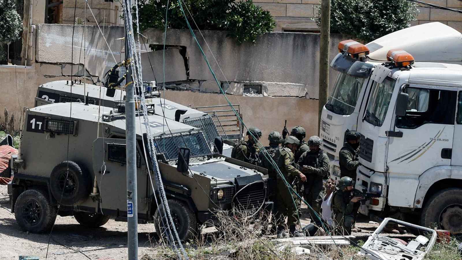 لم تكشف هويته.. إسرائيل تعتقل "مطلوبًا فلسطينيًّا بارزًا" في نابلس