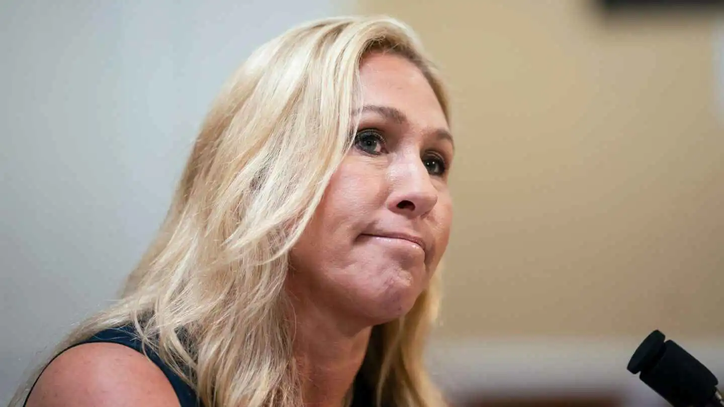 نائبة متمردة كسرت "قواعد اللعبة" مع ترامب.. من هي مارجوري غرين؟