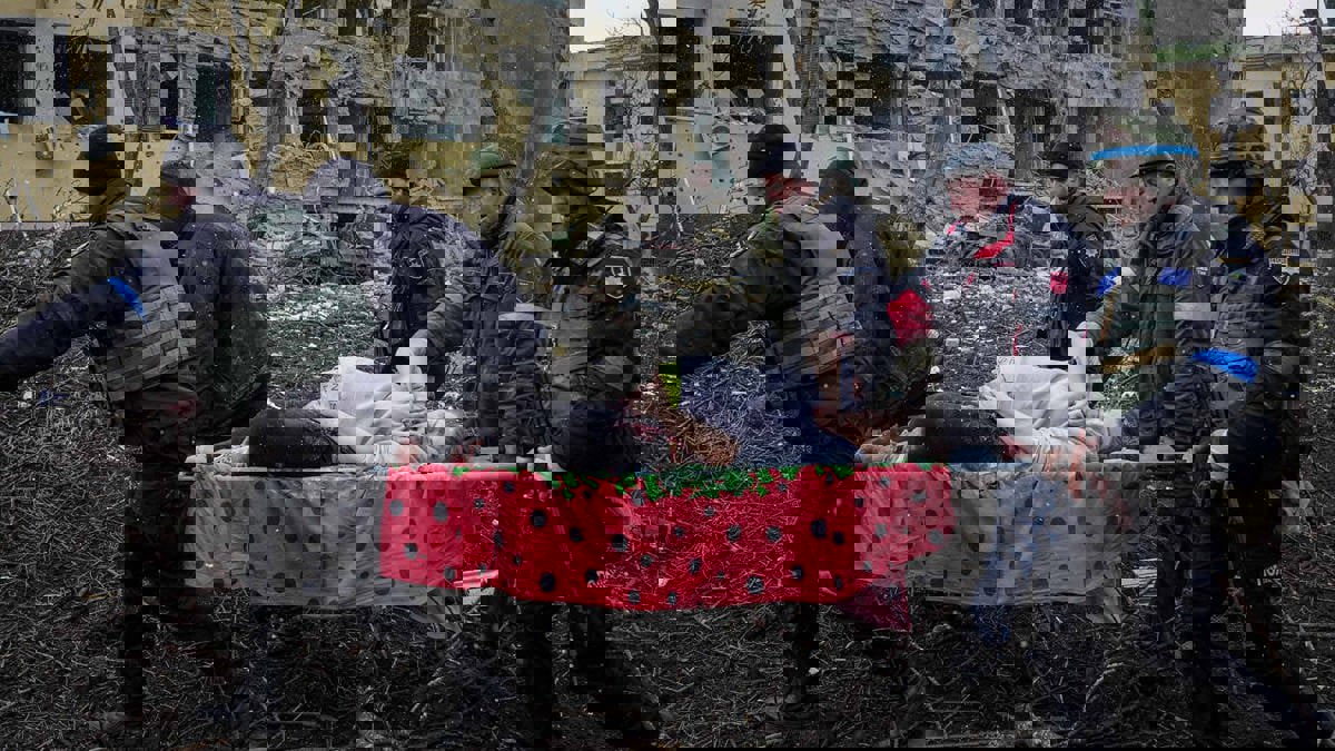 صورة أوكرانية قضت وجنينها بقصف روسي تفوز بجائزة "وورلد برس فوتو"