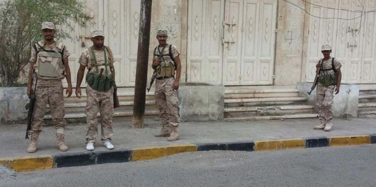 أمن عدن يعتقل داعشيًا متخصصًا بصناعة الأحزمة الناسفة