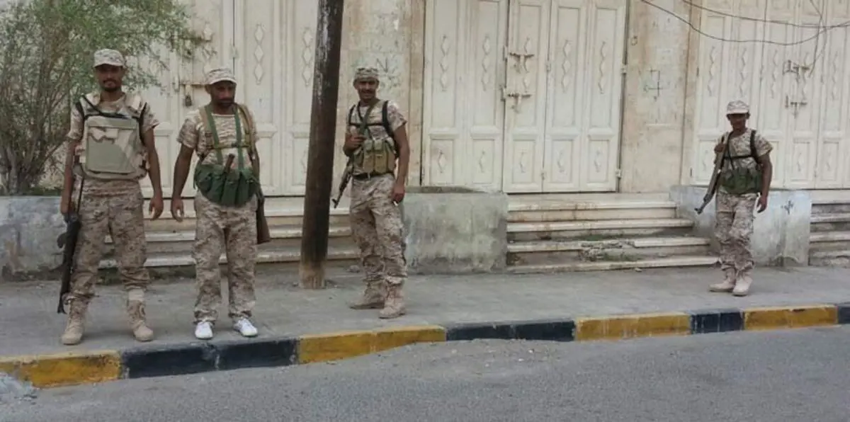 أمن عدن يعتقل داعشيًا متخصصًا بصناعة الأحزمة الناسفة