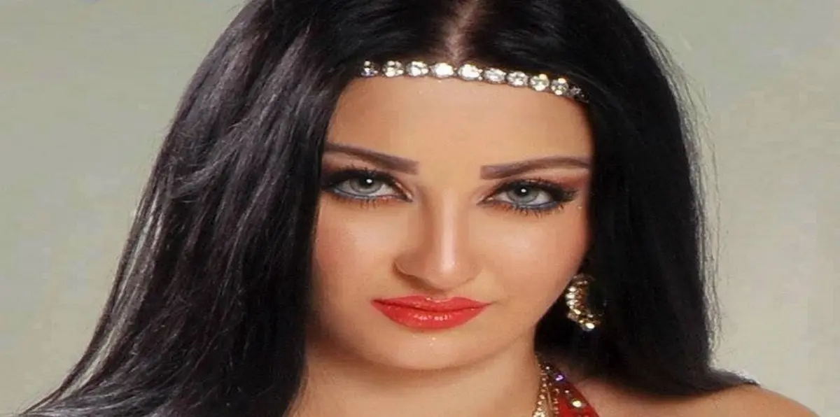 الراقصة صوفينار توجه رسالة لسكان المقابر في مصر (فيديو)