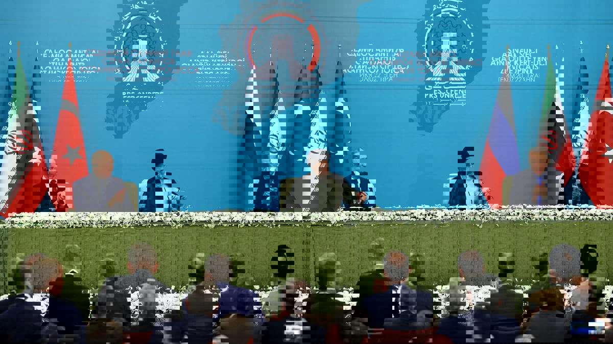 قمة طهران تؤكد على "محاربة الإرهاب في سوريا".. وأردوغان يبحث عن "دعم"