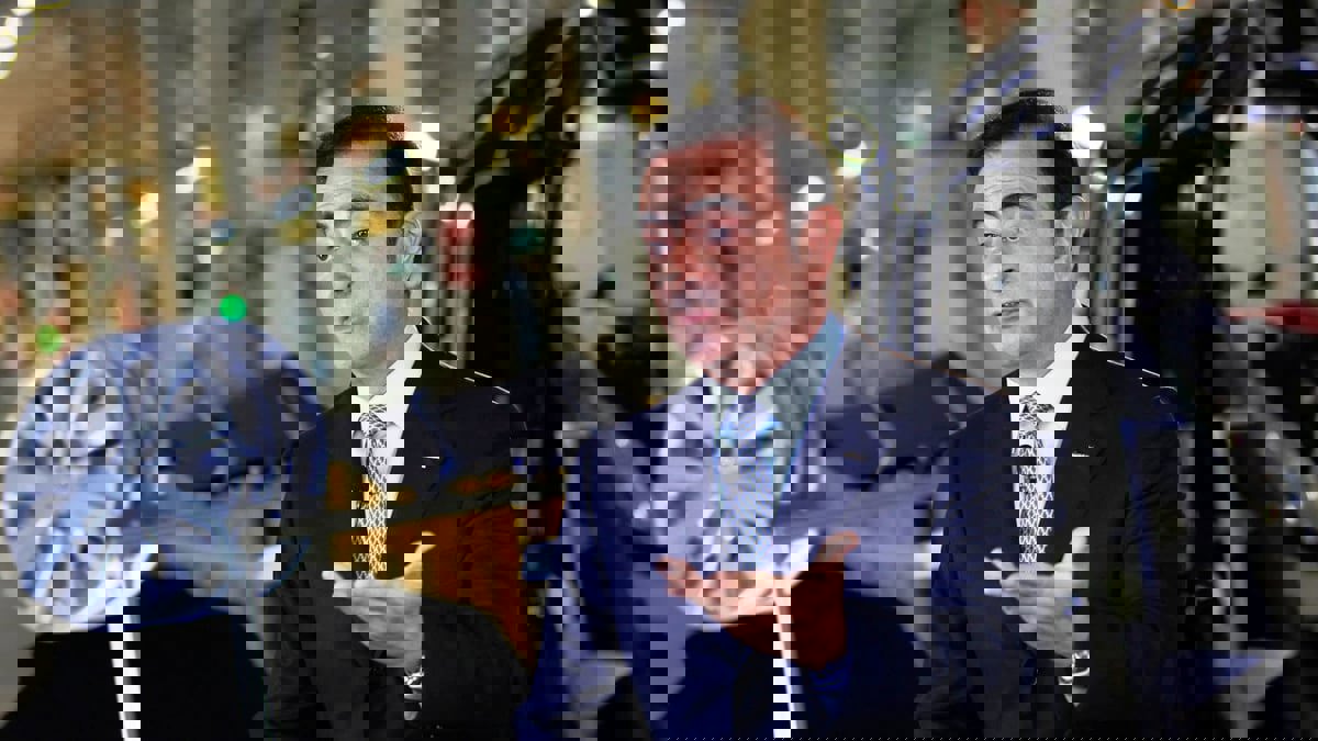 كارلوس غصن معلقا على مذكرة فرنسية دولية لتوقيفه: "في ريحة مش طيبة"