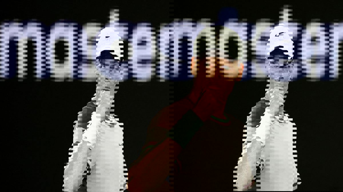 سينر يتغلب على ميدفيديف ليحرز لقب بطولة أستراليا المفتوحة للتنس