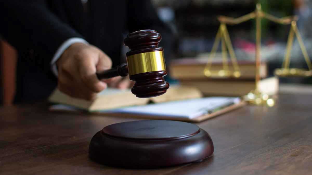 أثارت غضب العائلات.. محكمة تركية تعفو عن سيدة حاولت إحراق 6 أطفال