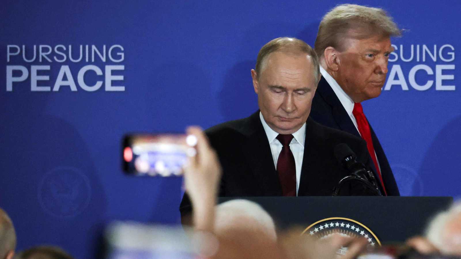 مصادر أمريكية لـ"إرم نيوز": غضب في واشنطن من نتائج قمة ترامب وبوتين