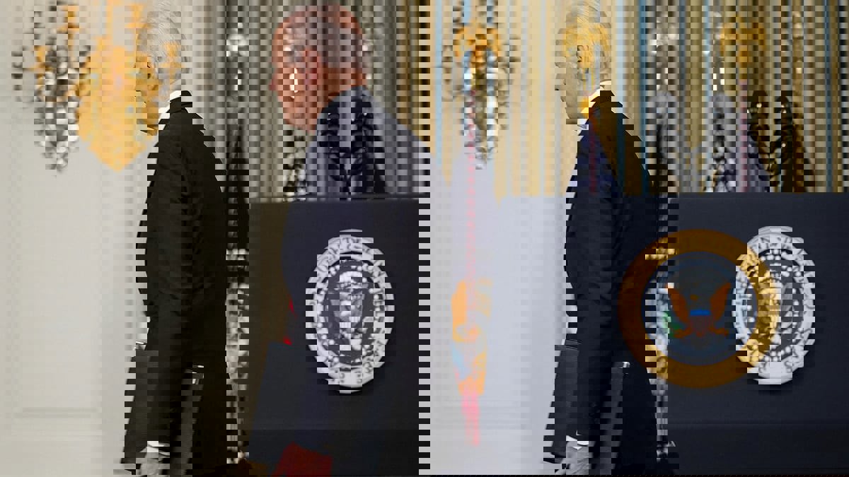 ساذج أم مهووس بالنووي الإيراني؟