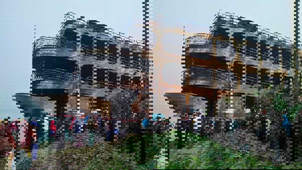 مصرع 32 شخصا إثر حريق عبّارة في بنغلاديش