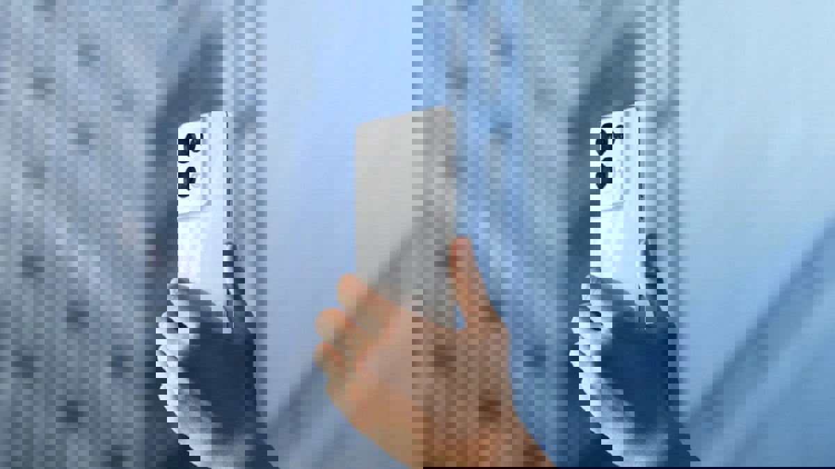 أوبو تكشف عن سلسلة هواتف شبيهة بأجهزة آيفون