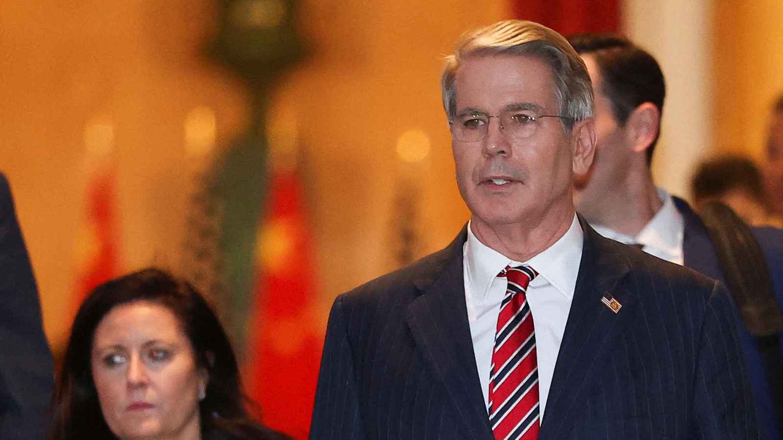 خلف الأبواب المغلقة.. كيف تسير المحادثات التجارية بين واشنطن وبكين؟