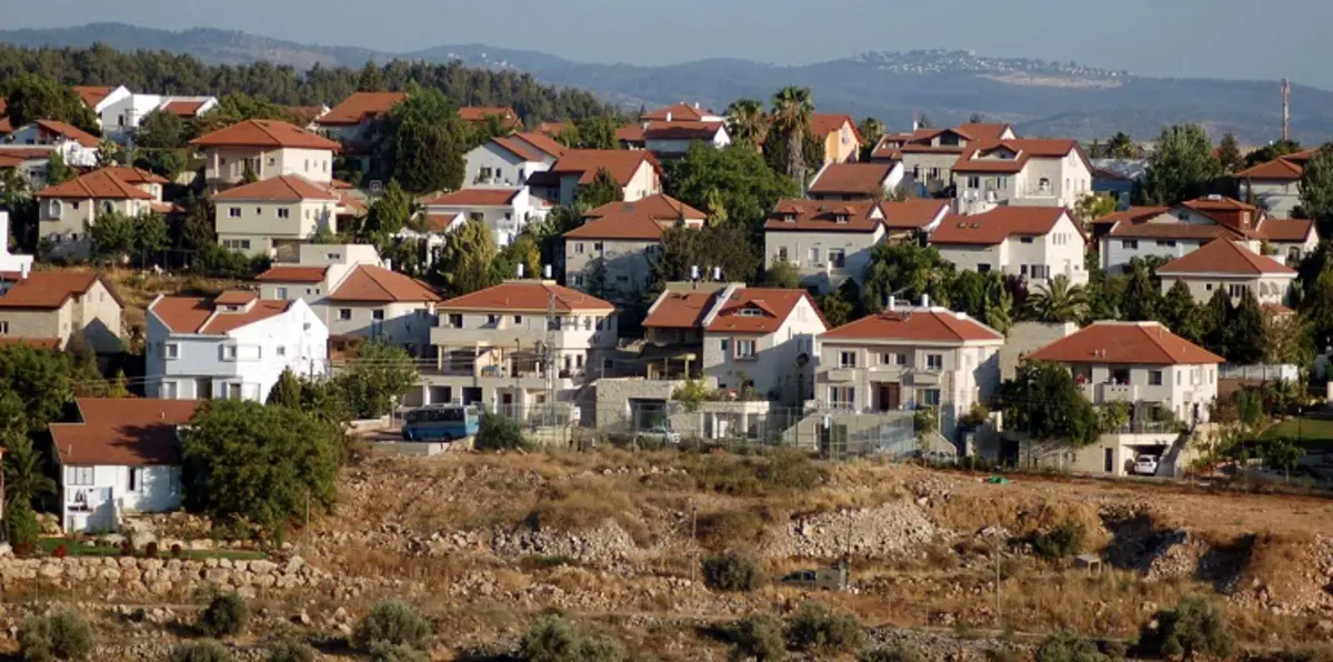 غول الاستيطان الإسرائيلي يطوق الخليل مجددًا