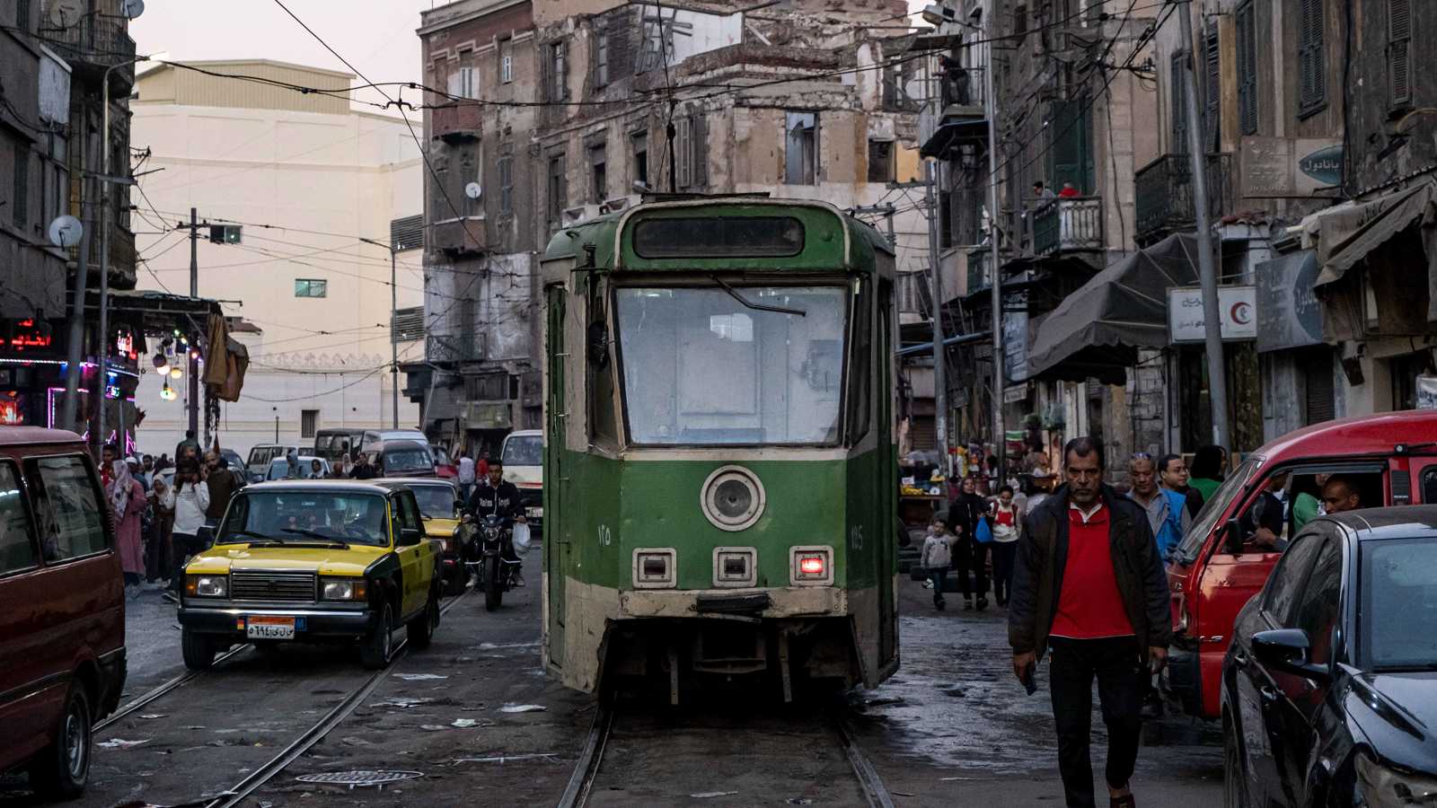 مصر.. إصابات بتصادم قطار ركاب وجرار في الإسكندرية