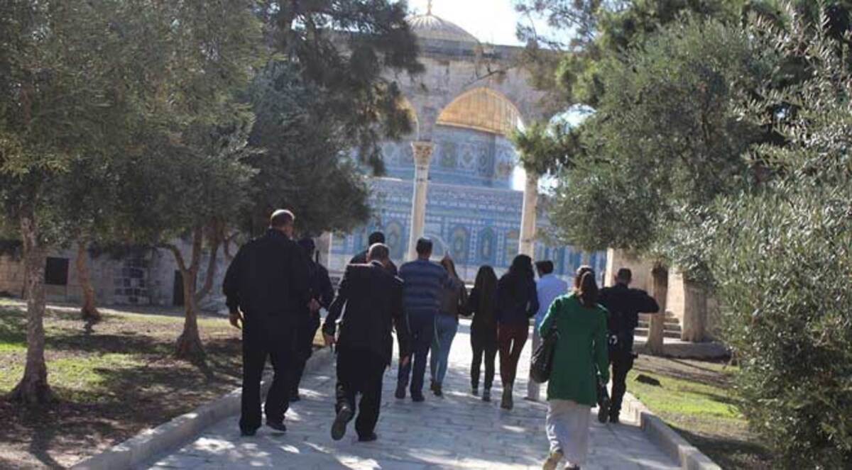 متطرفون يهود يقتحمون الأقصى بحراسة الجيش الإسرائيلي