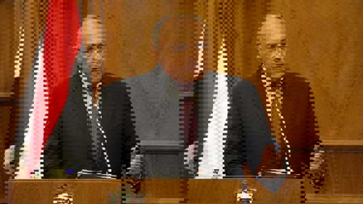 وزير خارجية مصر يزور السودان للقاء البرهان وحمدوك