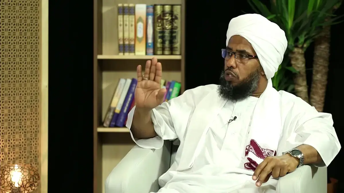 السودان.. داعية يرد على تضامن الحكومة مع وزيرة اتهمها بـ"الردة"‎