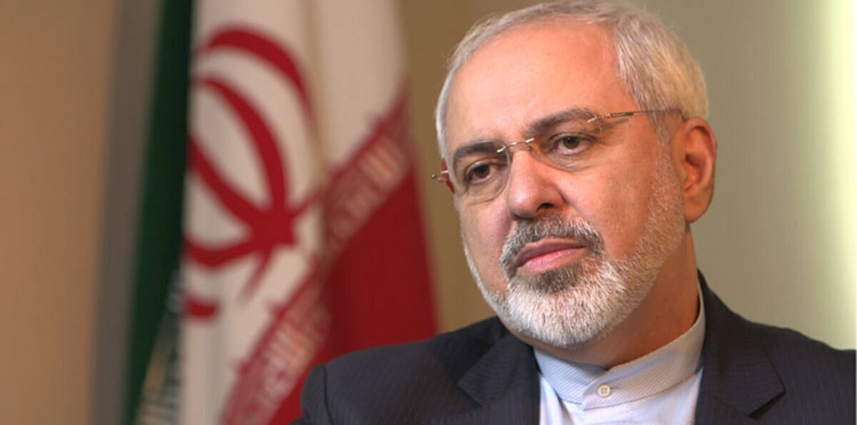 ظريف يصل سويسرا للمشاركة في اجتماع لوزان حول سوريا