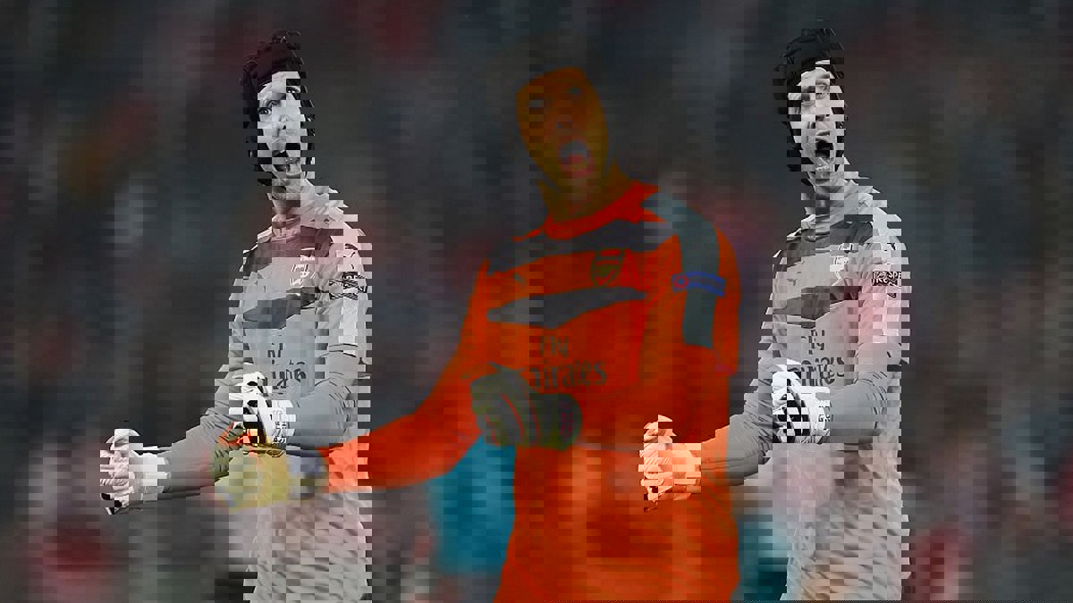 بيتر تشيك حارس آرسنال يعلن اعتزال كرة القدم بنهاية الموسم