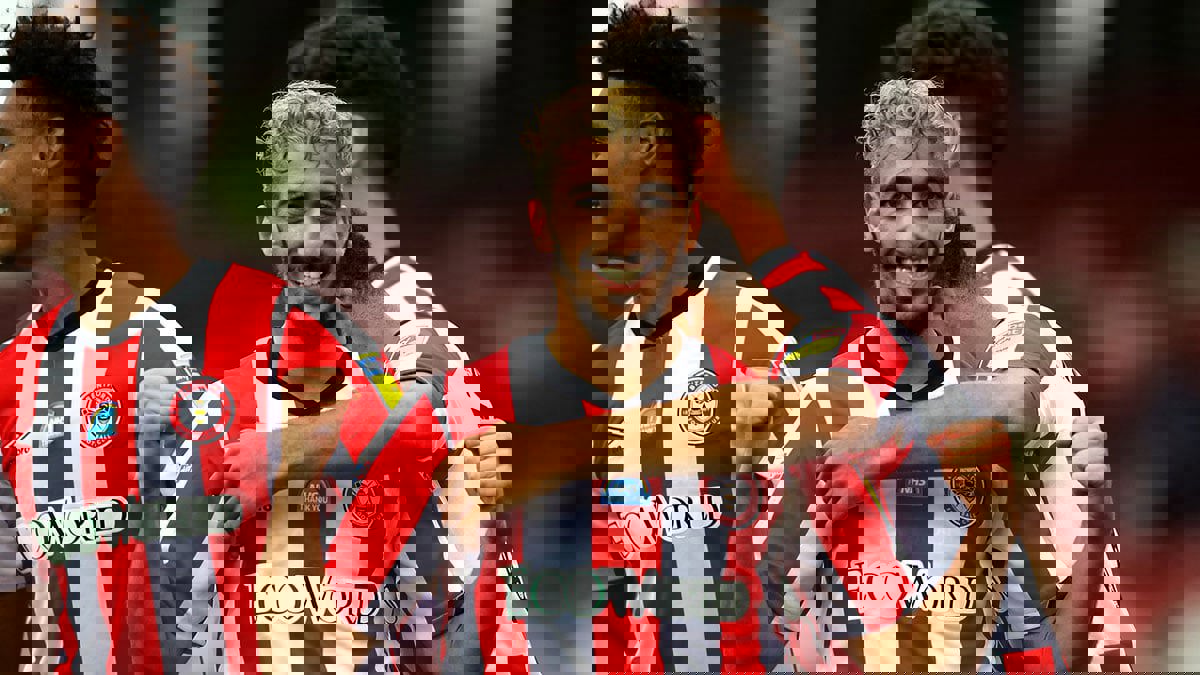 الجزائري سعيد بن رحمة يطارد أغويرو بـ"هاتريك" في شباك ويغان‎