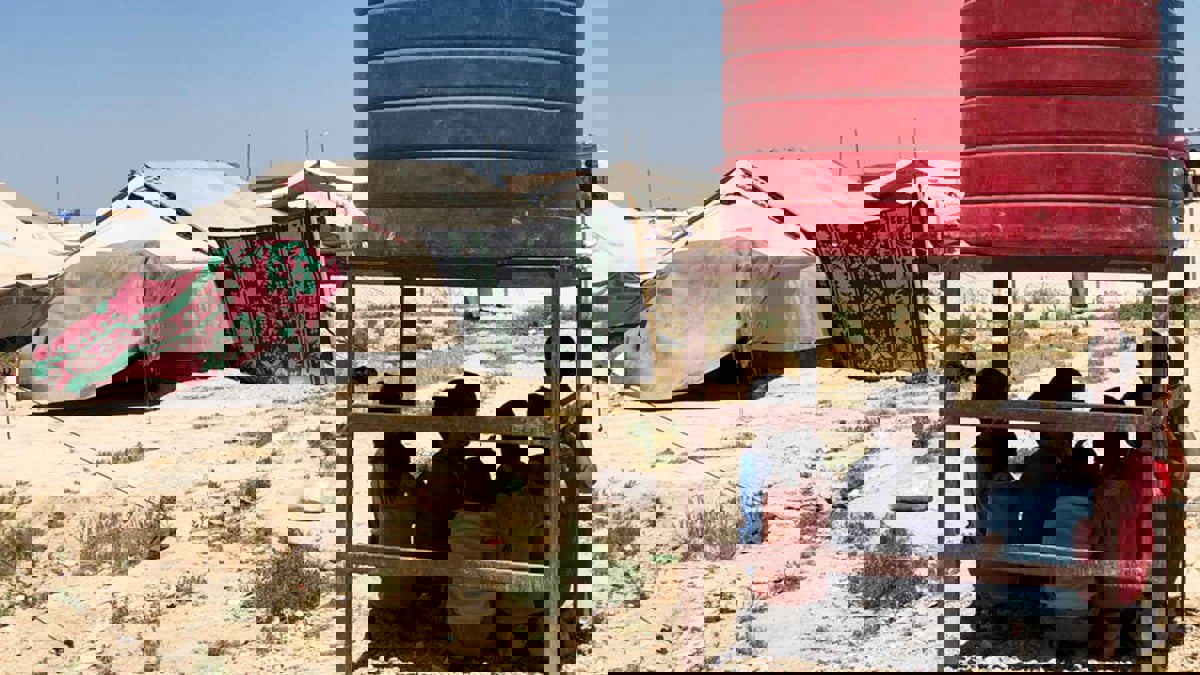 مخيمات النازحين بالشمال السوري في مرمى عواصف الصيف