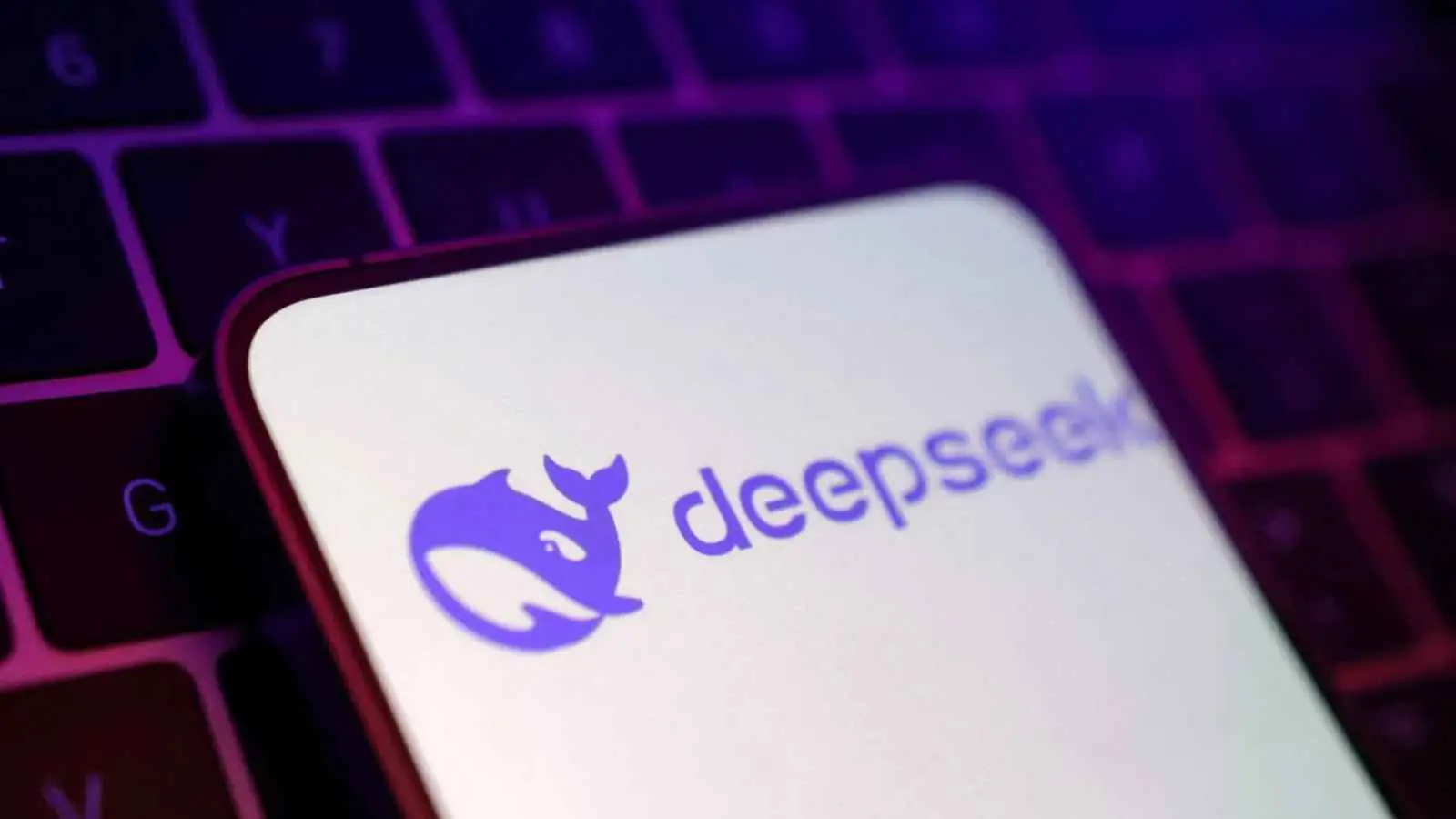 كيف تستخدم "ديب سيك" على هاتفك الذكي وجهاز الكمبيوتر؟