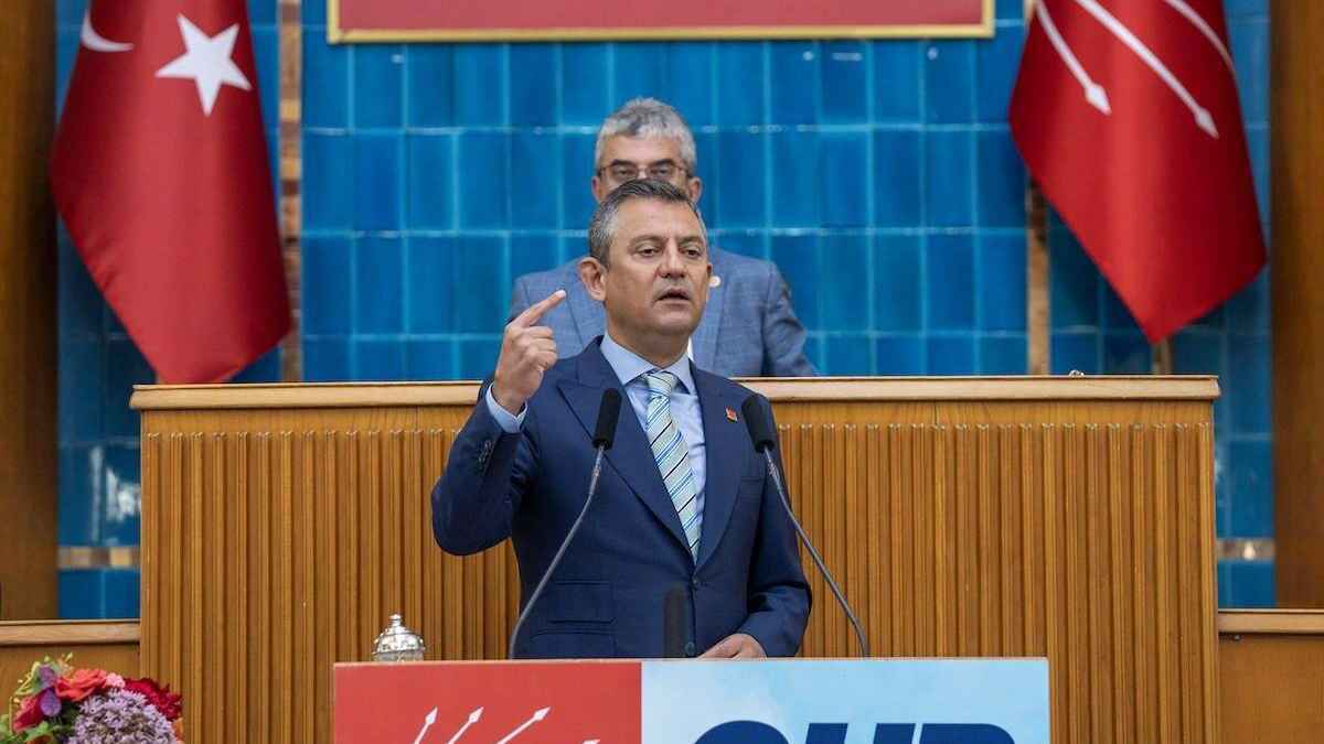 الادعاء التركي يحقق مع أحد أبرز رموز المعارضة.. من هو أوزغور أوزيل؟