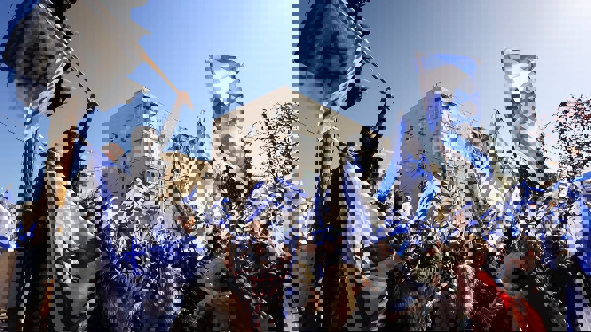 مقربون من نتنياهو يتهمون إدارة بايدن بتمويل الاحتجاجات ضد خطة "إصلاح القضاء"