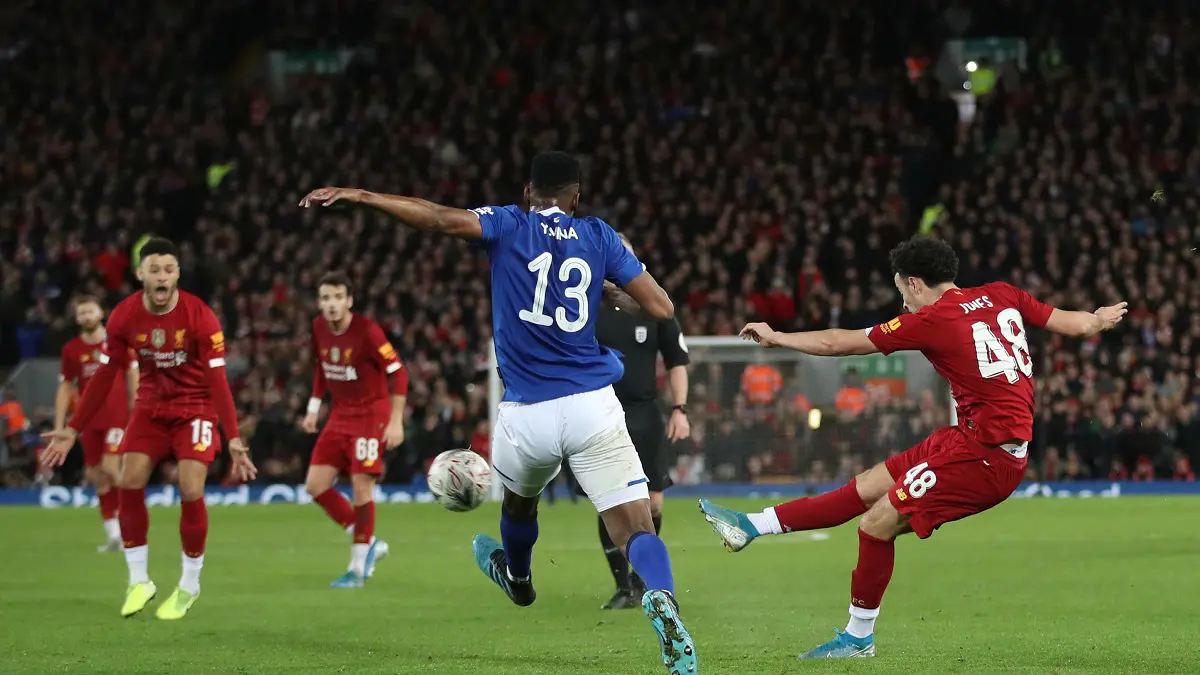 هدف مباراة ليفربول ضد إيفرتون.. كورتيس جونس يتقدم للريدز بطريقة رائعة (فيديو)