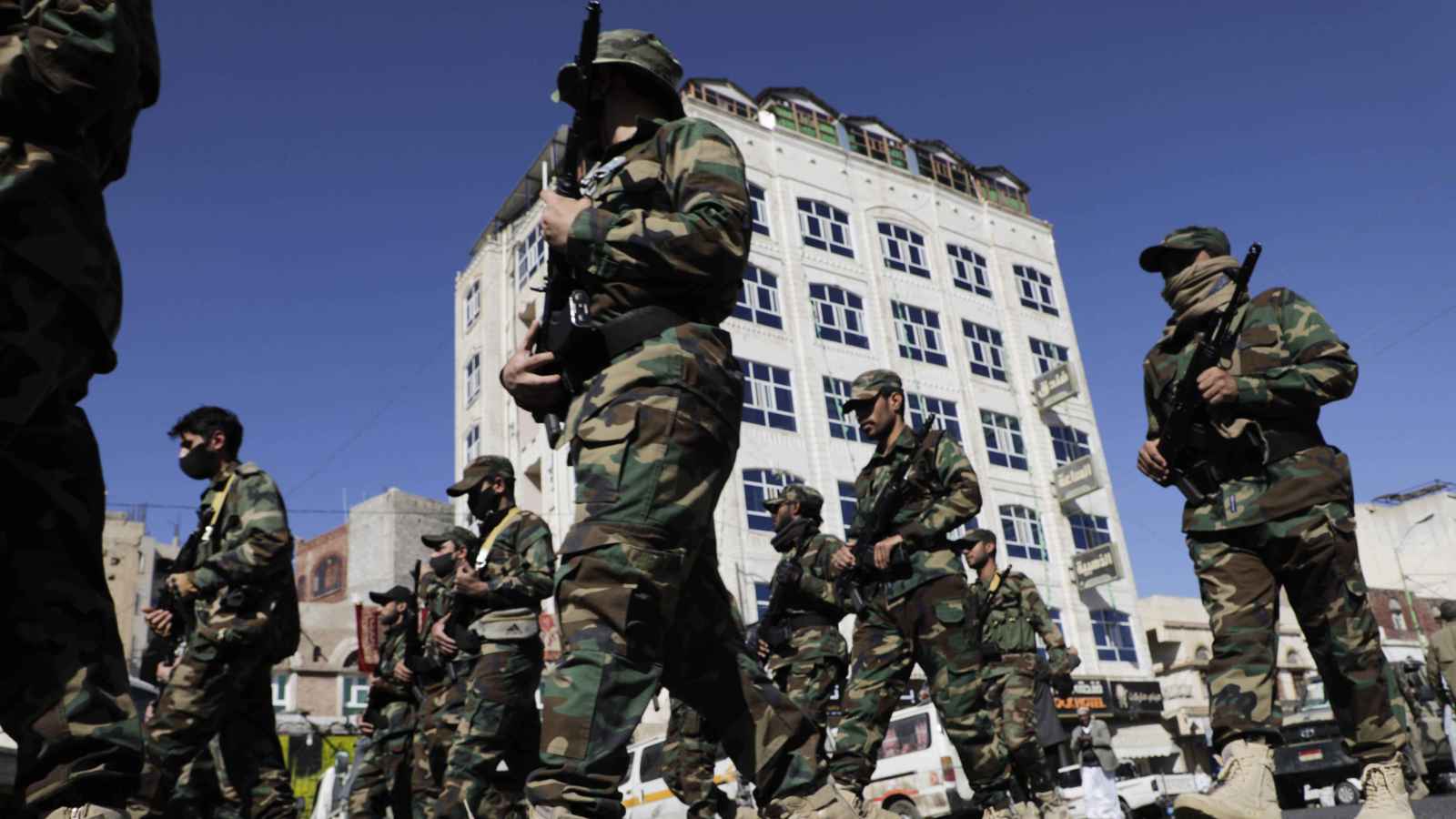 الحوثيون  يكثفون الهجمات على مأرب