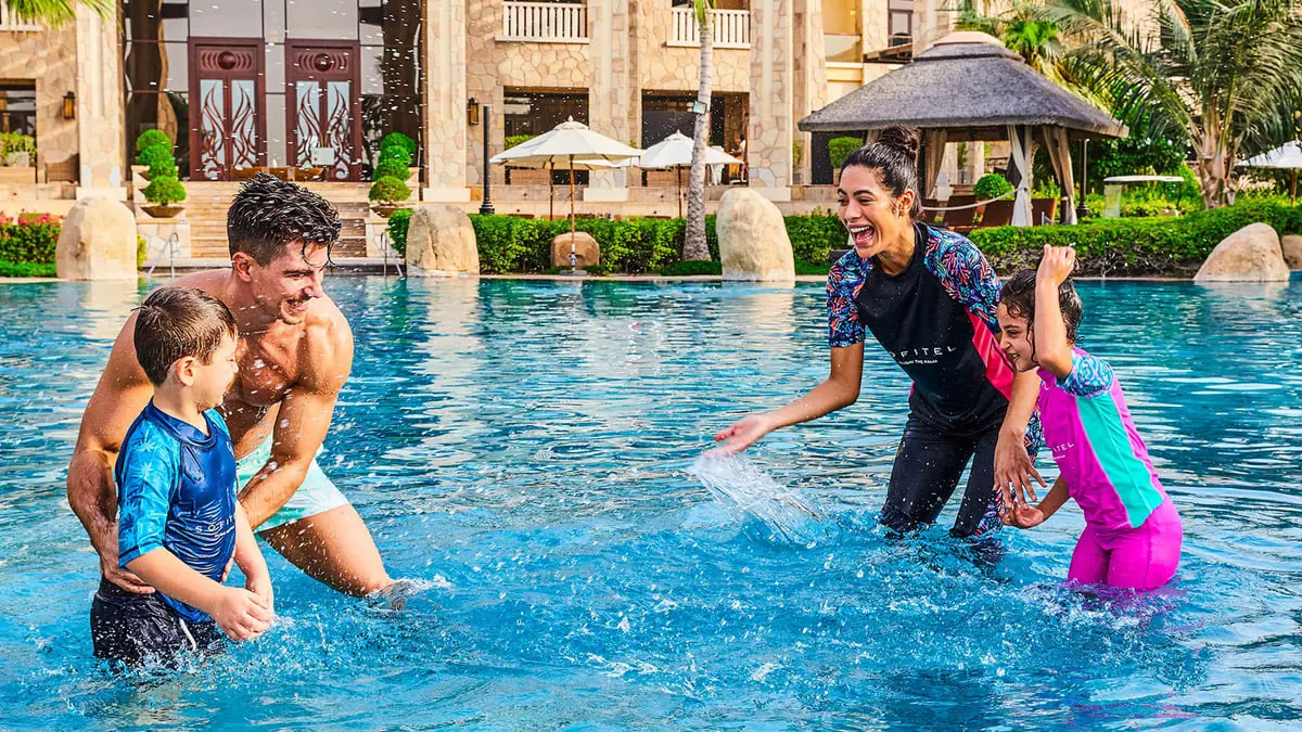 ابتكار يعقم مياه المسابح بنسبة 100% ويحافظ عليها دون كيماويات