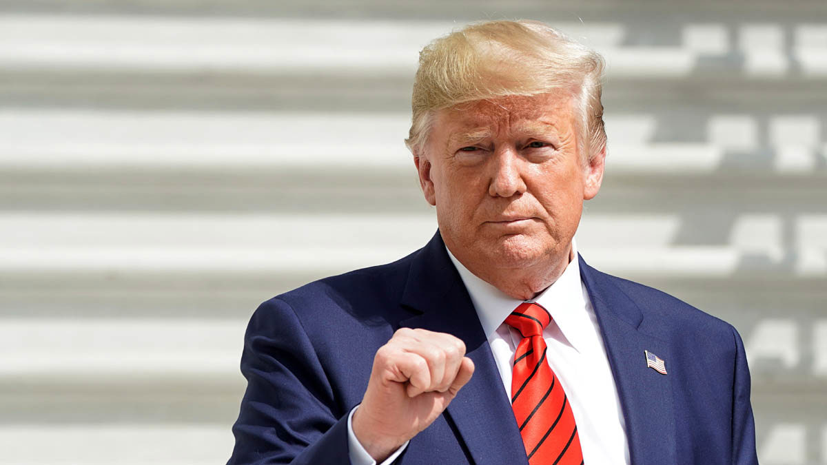 صحيفة: ترامب يريد أن يعرف من كشفوا عن مكالمته مع رئيس أوكرانيا ويصفهم بالجواسيس