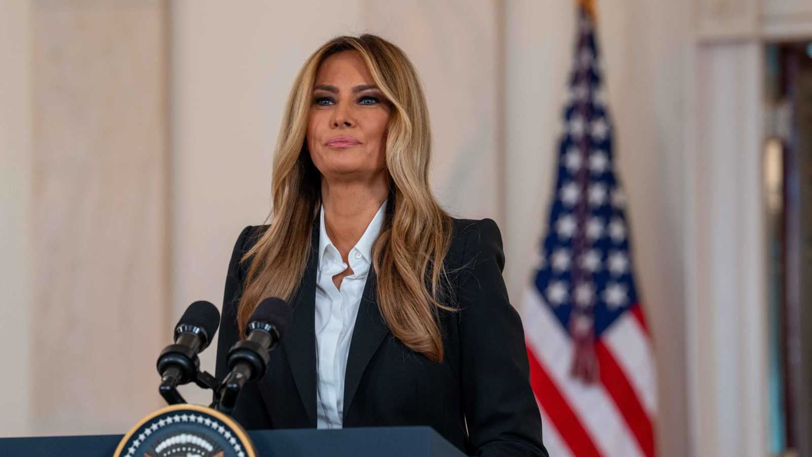 عبر أوكرانيا.. دبلوماسية "ناعمة" تُعيد دور سيدة أمريكا الأولى إلى الواجهة