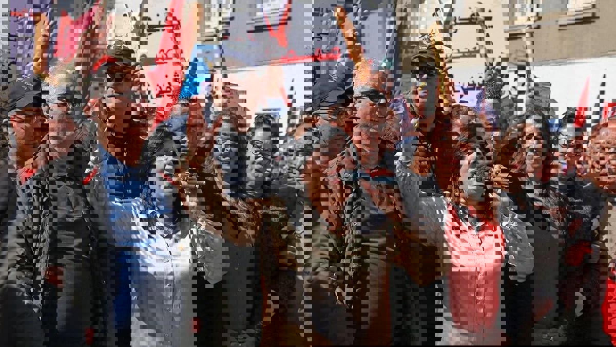 "الدستوري الحر"  يطلق حملة احتجاجات في تونس ويقاضي الرئاسة والحكومة