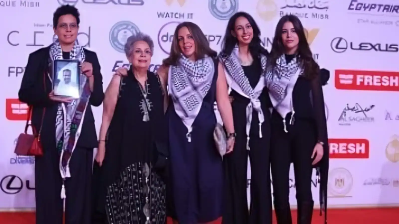 "ضايل عنا عرض".. فيلم عن غزة يلفت الأنظار بمهرجان القاهرة السينمائي